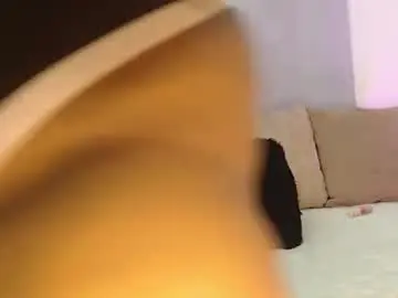Chaturbate Live Sex Cam of rouxe_lee