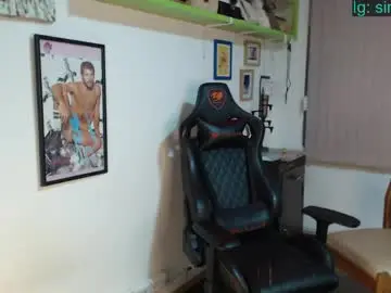 Chaturbate Live Sex Cam of siriss_boyrag