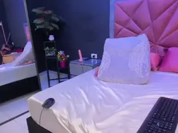 Chaturbate Watch Live Sex Cams of mia_milff