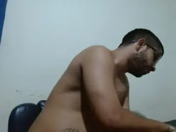 Chaturbate Adult Video Chat of thehousedog
