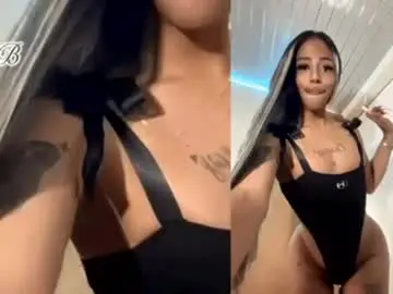 Chaturbate Live Sex Cam of clermontt