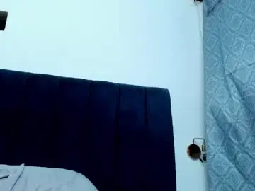 Chaturbate Best live sex cam show of cris_dulce