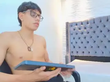 Chaturbate Sex Cam of lenny_knox2