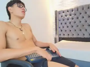Chaturbate Free Porn Cam of lenny_knox2
