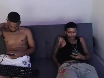Chaturbate Live Sex Cam of alphas_latins