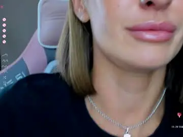 Chaturbate Adult Video Chat of tina__bestie