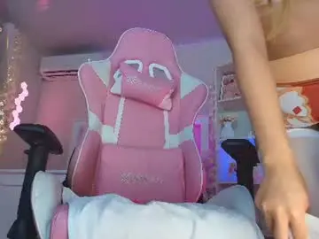 Chaturbate Free Porn Cam of ely_cherry18