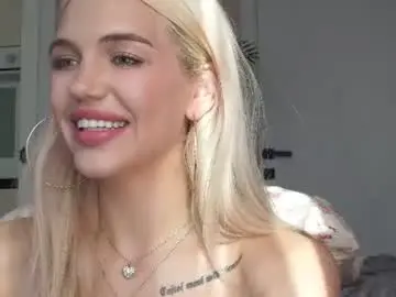 Chaturbate Live Sex Cam of milabunny_