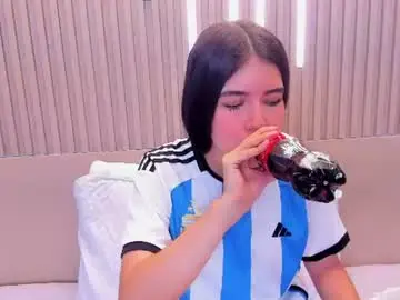 Chaturbate Free Live Porn of emma_doll7