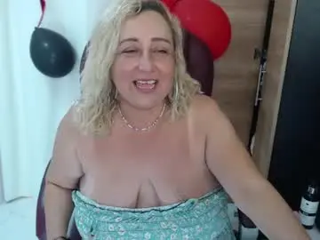 Chaturbate Live Sex Cam of rubi_halliwey