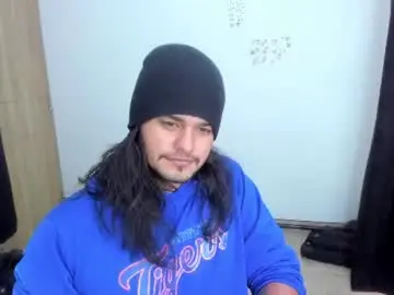 Chaturbate Watch Live Sex Cams of loganhot22