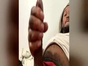 Chaturbate Live Sex Cam of bigblkdick4wife2