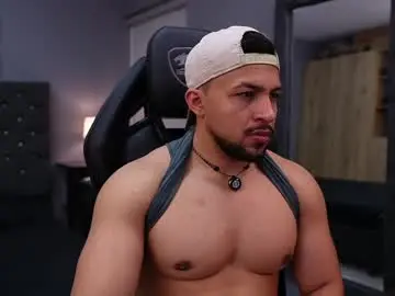 Chaturbate Free Porn Cam of loganmartinx