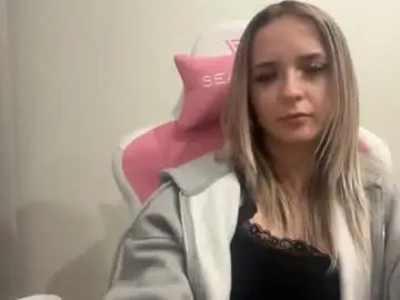 Chaturbate Nude Webcam of sisi_bunny