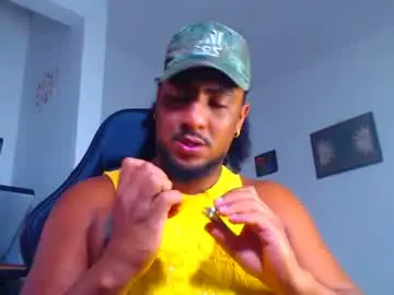 Chaturbate Watch Live Sex Cams of yosoy_enzo2020