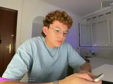 Chaturbate Sex Chat of anddres_boss