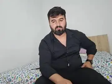Chaturbate Live Sex Cam of daddyy000018