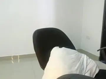 Chaturbate Live Sex of pecsblack888