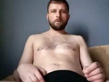 Chaturbate Live Sex Cam of slaveboy32bi