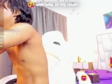 Chaturbate Live Sex Cam of andykings_1