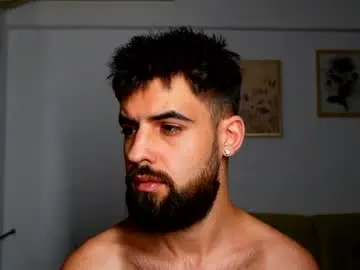 Chaturbate Private Sex Chat of hairyrobxxx