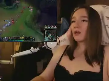 Chaturbate Live Sex Cam of moonlish_siren