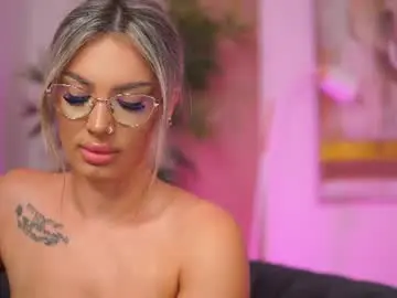 Chaturbate Sex Cam of tiaraveil
