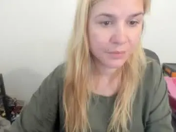 Chaturbate Sex Cam of artsyandcraftsy_