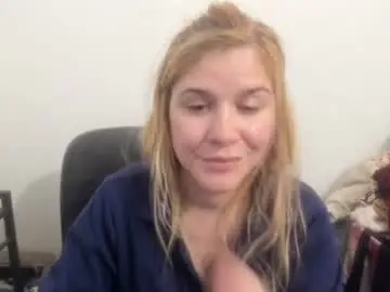 Chaturbate Live Sex of artsyandcraftsy_