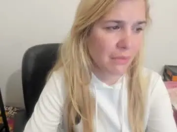 Chaturbate Sex Chat of artsyandcraftsy_