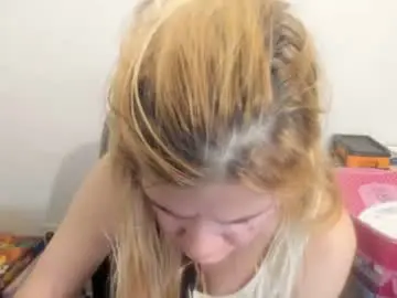 Chaturbate Free Porn Cam of artsyandcraftsy_