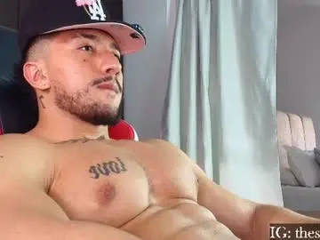 Chaturbate Nude Webcam of nikolaylisin