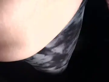 Chaturbate Live Sex Cam of emiliefoxx
