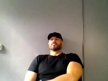 Chaturbate Live Sex Cam of titan_heart