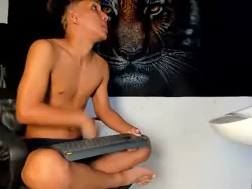 Chaturbate Adult Video Chat of tyler_navas