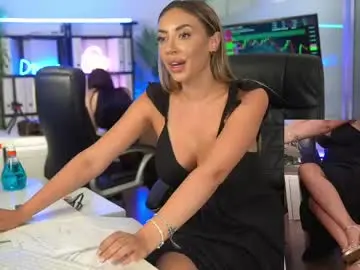 Chaturbate Sex Cam of babesgowild