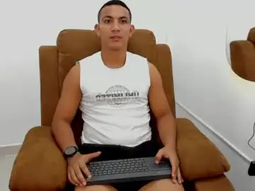 Chaturbate Live Sex Cam of chris_arthus