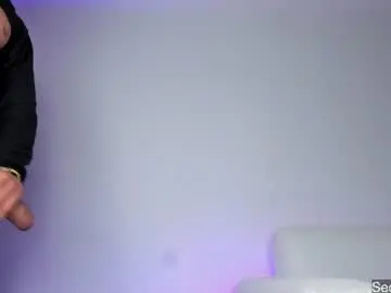 Chaturbate Live Sex Cam of hot_temptation21