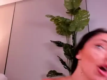 Chaturbate Live Sex Cam of erikabee