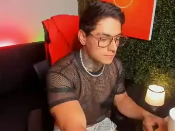 Chaturbate Adult Video Chat of simon_cortes