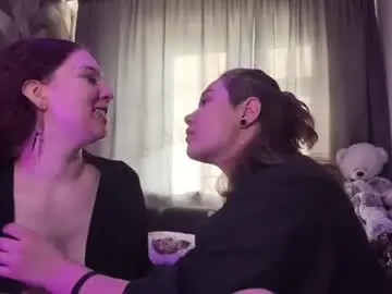 Chaturbate Live Porn of lunarcouple_