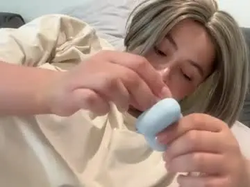 Chaturbate Free Porn Cam of emily_morning_dew