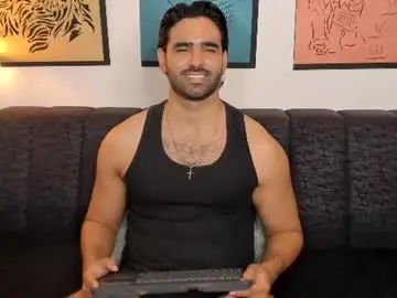 Chaturbate Live Sex Cam of bradleymartin7