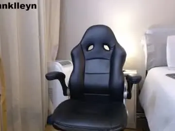 Chaturbate Live Sex Cam of johnklleyn