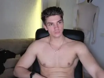 Chaturbate Live Sex Cam of maxkaiden