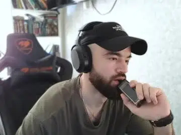 Chaturbate Live Sex Cam of _serious_man
