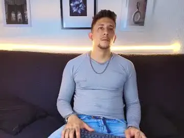 Chaturbate Free Porn Cam of emiliocum_24