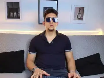 Chaturbate Sex Cam of emiliocum_24