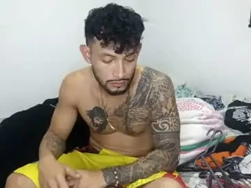 Chaturbate Live Porn of frankdanielsmolano