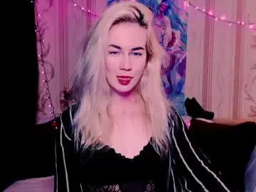 Chaturbate Live Sex Cam of carinfox
